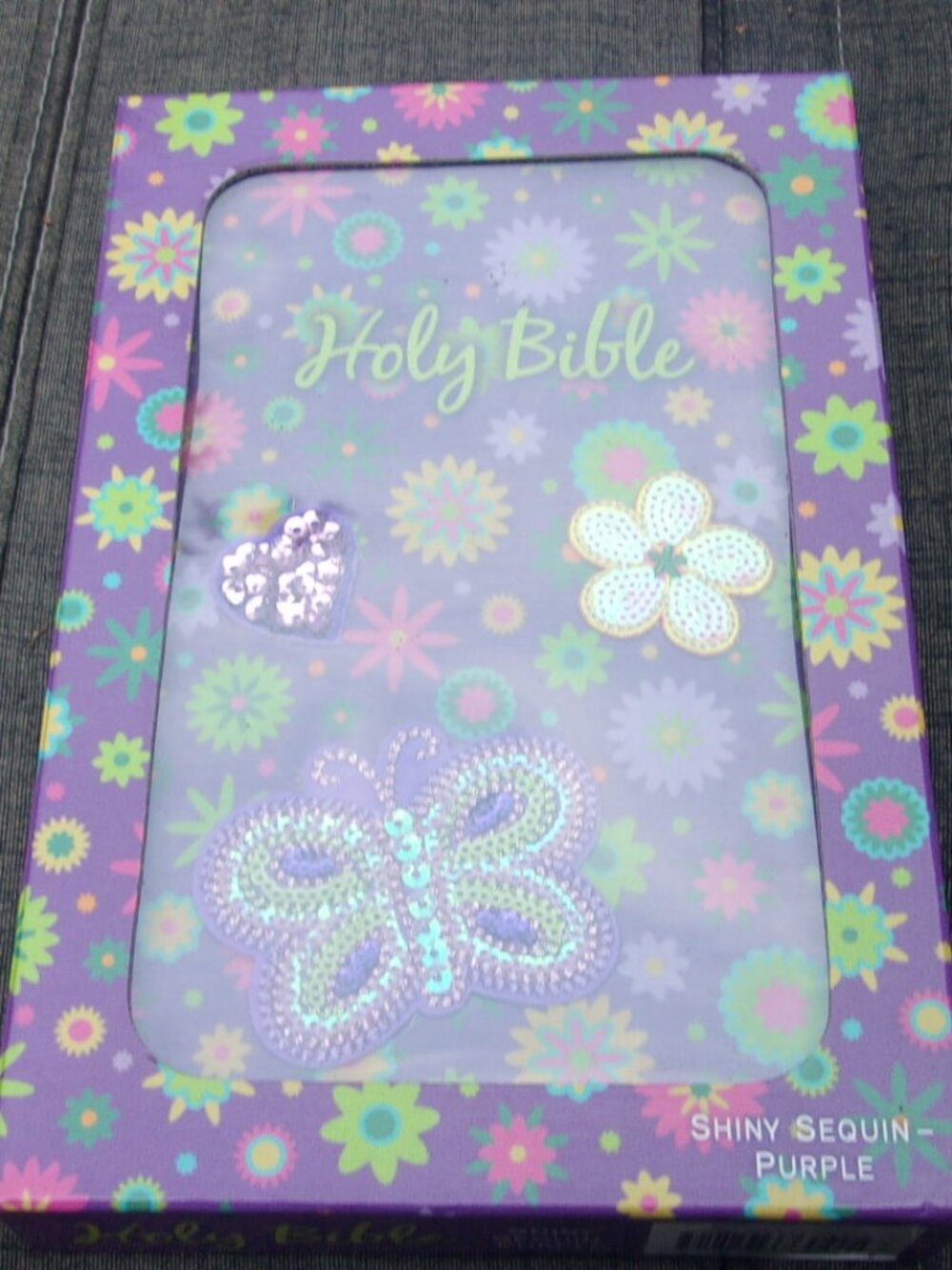 Beautiful Holy Bible In Attractive Box NEW